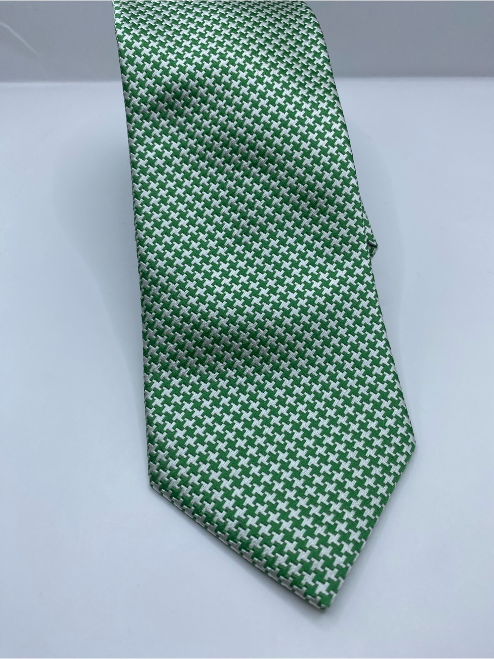 Charles Tyrwhitt Green and White Houndstooth Silk Tie